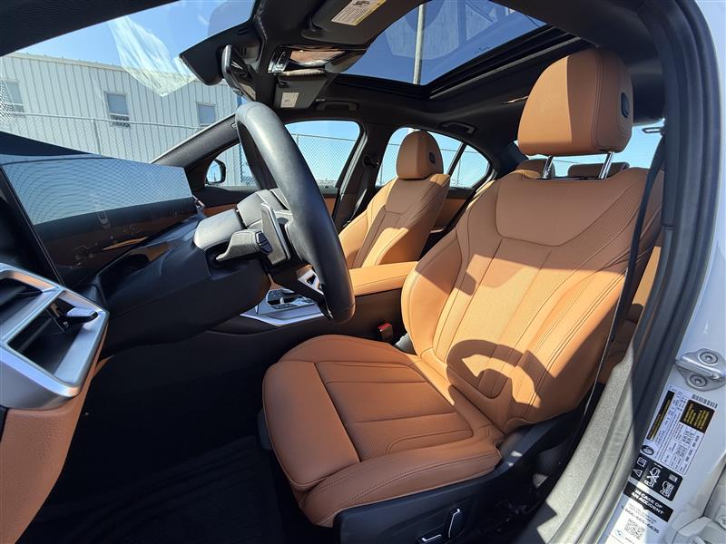 2025 BMW 330i